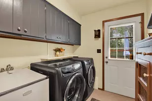 N22W22227 Meadowood Ct, Pewaukee, WI 53186 - Photo 19
