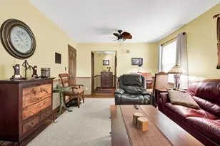 N22W22227 Meadowood Ct, Pewaukee, WI 53186 - Photo 21