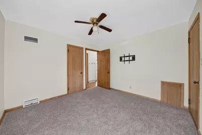 215 N 11th St, Oostburg, WI 53070 - Photo 9