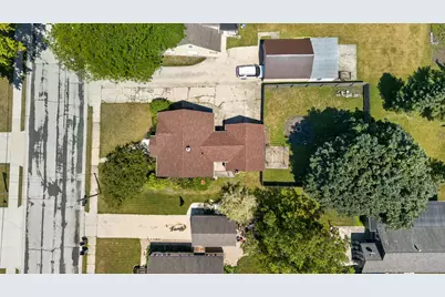 215 N 11th St, Oostburg, WI 53070 - Photo 25