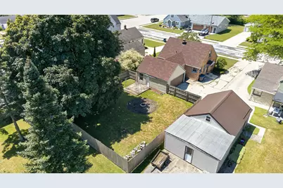 215 N 11th St, Oostburg, WI 53070 - Photo 27