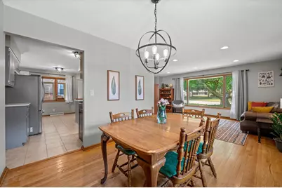 5684 N Milwaukee River Pkwy, Glendale, WI 53209 - Photo 7