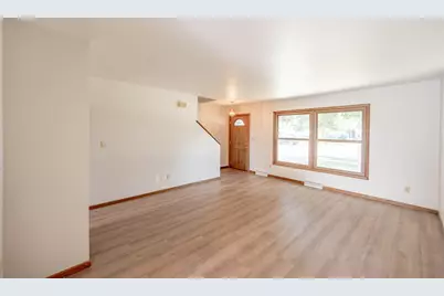 507  Maple St #B, Grafton, WI 53024 - Photo 5