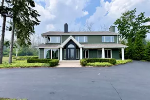7515 N Beach Dr, Fox Point, WI 53217 - Photo 1