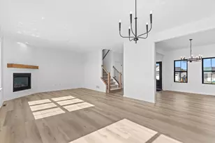 805 Viewpoint Ave, Waukesha, WI 53188 - Photo 5
