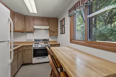 1605  Jackson Park Dr, Delavan, WI 53115 - Photo 9