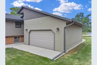 4450  Hearthside Dr, New Berlin, WI 53151 - Photo 45