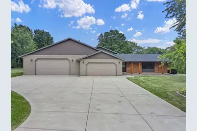 4450  Hearthside Dr, New Berlin, WI 53151 - Photo 39