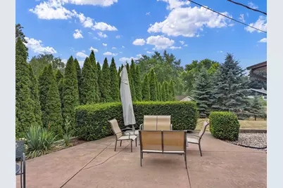 4450  Hearthside Dr, New Berlin, WI 53151 - Photo 37