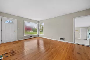 W126N7009 Highland Dr, Menomonee Falls, WI 53051 - Photo 7