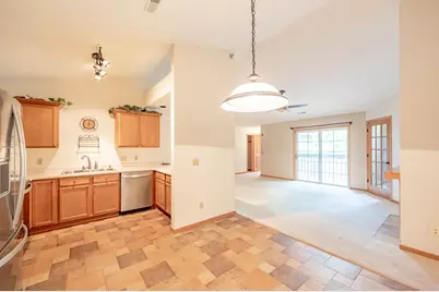 9131 S Aspen Dr #8, Oak Creek, WI 53154 - Photo 5