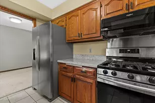2905 Cody Ct, Waukesha, WI 53188 - Photo 31