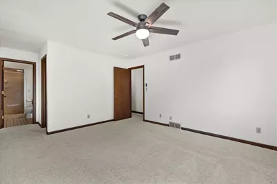 2905  Cody Ct, Waukesha, WI 53188 - Photo 11