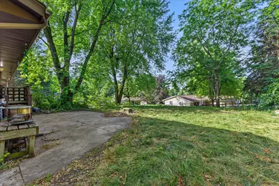 2905  Cody Ct, Waukesha, WI 53188 - Photo 5