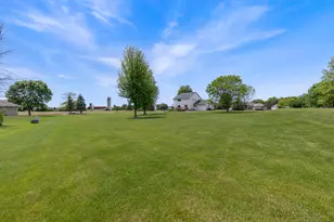 N2244 Nicole Ct, Vandenbroek, WI 54130 - Photo 41