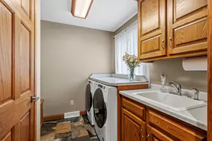 N2244 Nicole Ct, Vandenbroek, WI 54130 - Photo 17