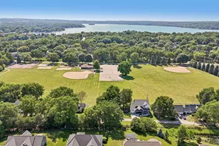W272N2593 Apple Tree Ln, Pewaukee, WI 53072 - Photo 45