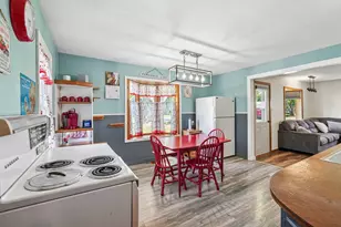 W272N2593 Apple Tree Ln, Pewaukee, WI 53072 - Photo 11