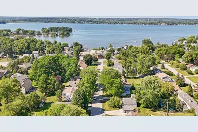 W272N2593  Apple Tree Ln, Pewaukee, WI 53072 - Photo 43