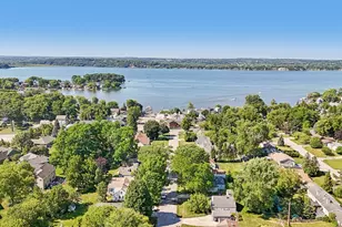 W272N2593 Apple Tree Ln, Pewaukee, WI 53072 - Photo 43