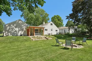W272N2593 Apple Tree Ln, Pewaukee, WI 53072 - Photo 35