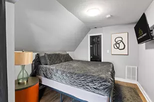 600 W Garfield Ave, Milwaukee, WI 53212 - Photo 25