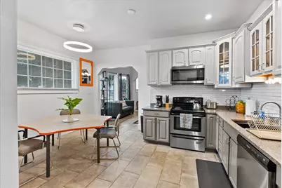 600 W Garfield Ave #602, Milwaukee, WI 53212 - Photo 5