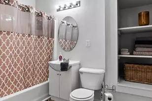 600 W Garfield Ave, Milwaukee, WI 53212 - Photo 21