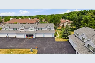 10050 W Whitnall Edge Dr #A, Franklin, WI 53132 - Photo 37
