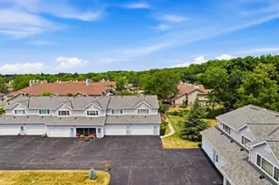 10050 W Whitnall Edge Dr, Franklin, WI 53132 - Photo 37