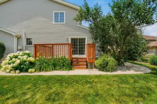 10050 W Whitnall Edge Dr, Franklin, WI 53132 - Photo 29