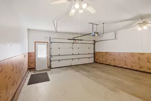 10050 W Whitnall Edge Dr, Franklin, WI 53132 - Photo 25