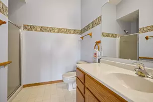 10050 W Whitnall Edge Dr, Franklin, WI 53132 - Photo 17