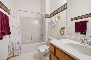 10050 W Whitnall Edge Dr, Franklin, WI 53132 - Photo 21