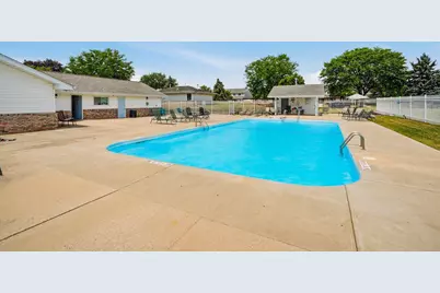 10050 W Whitnall Edge Dr #A, Franklin, WI 53132 - Photo 39