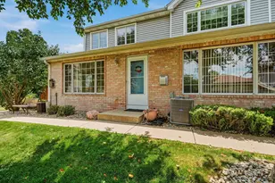 10050 W Whitnall Edge Dr, Franklin, WI 53132 - Photo 3