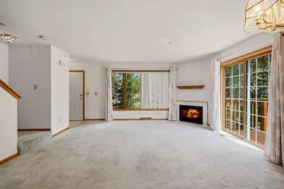 10050 W Whitnall Edge Dr #A, Franklin, WI 53132 - Photo 9