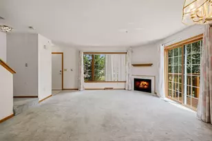 10050 W Whitnall Edge Dr, Franklin, WI 53132 - Photo 9