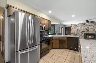 S76W31156 Century Dr, Mukwonago, WI 53149 - Photo 9