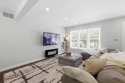 11810 W Howard Ave, Greenfield, WI 53228 - Photo 5