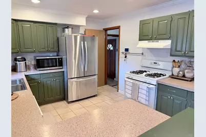 8301 W Nash St, Milwaukee, WI 53222 - Photo 5