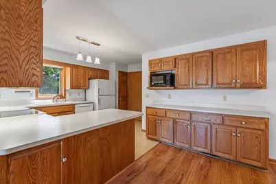 2924  Valley Ave, West Bend, WI 53095 - Photo 5