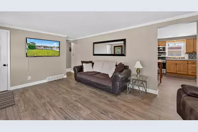2519  34 St, Kenosha, WI 53140 - Photo 3