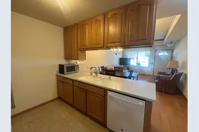 418  Novak St, Hartford, WI 53027 - Photo 5