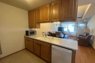 418 Novak St, Hartford, WI 53027 - Photo 5