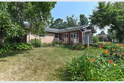 18571 W Hillcrest Dr, New Berlin, WI 53146 - Photo 47