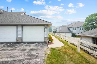 1055  Quinlan Dr #H, Pewaukee, WI 53072 - Photo 23