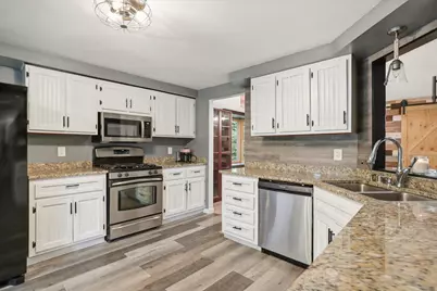 423  Bron Derw Ct, Wales, WI 53183 - Photo 15