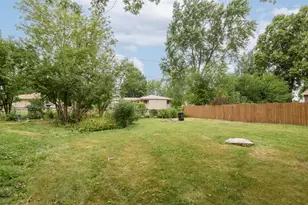 933 Parkview Ln, Mukwonago, WI 53149 - Photo 9