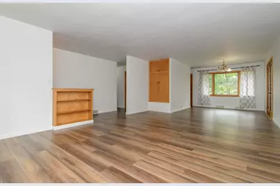 933  Parkview Ln, Mukwonago, WI 53149 - Photo 17